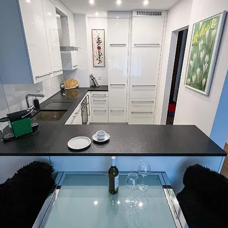 Designer Küche - Südbalkon - Tg-stellplatz - Wlan Apartment St. Moritz