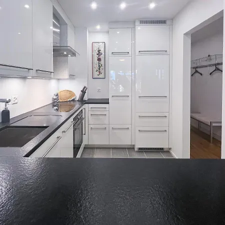 Designer Kueche - Suedbalkon - Tg-stellplatz - Wlan * Санкт-Мориц