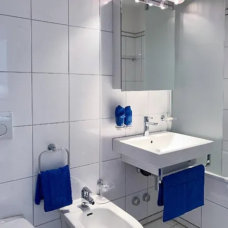 Lejlighed Designer Kueche - Suedbalkon - Tg-stellplatz - Wlan St. Moritz