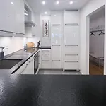 Designer Kueche - Suedbalkon - Tg-stellplatz - Wlan * سانت موريتز